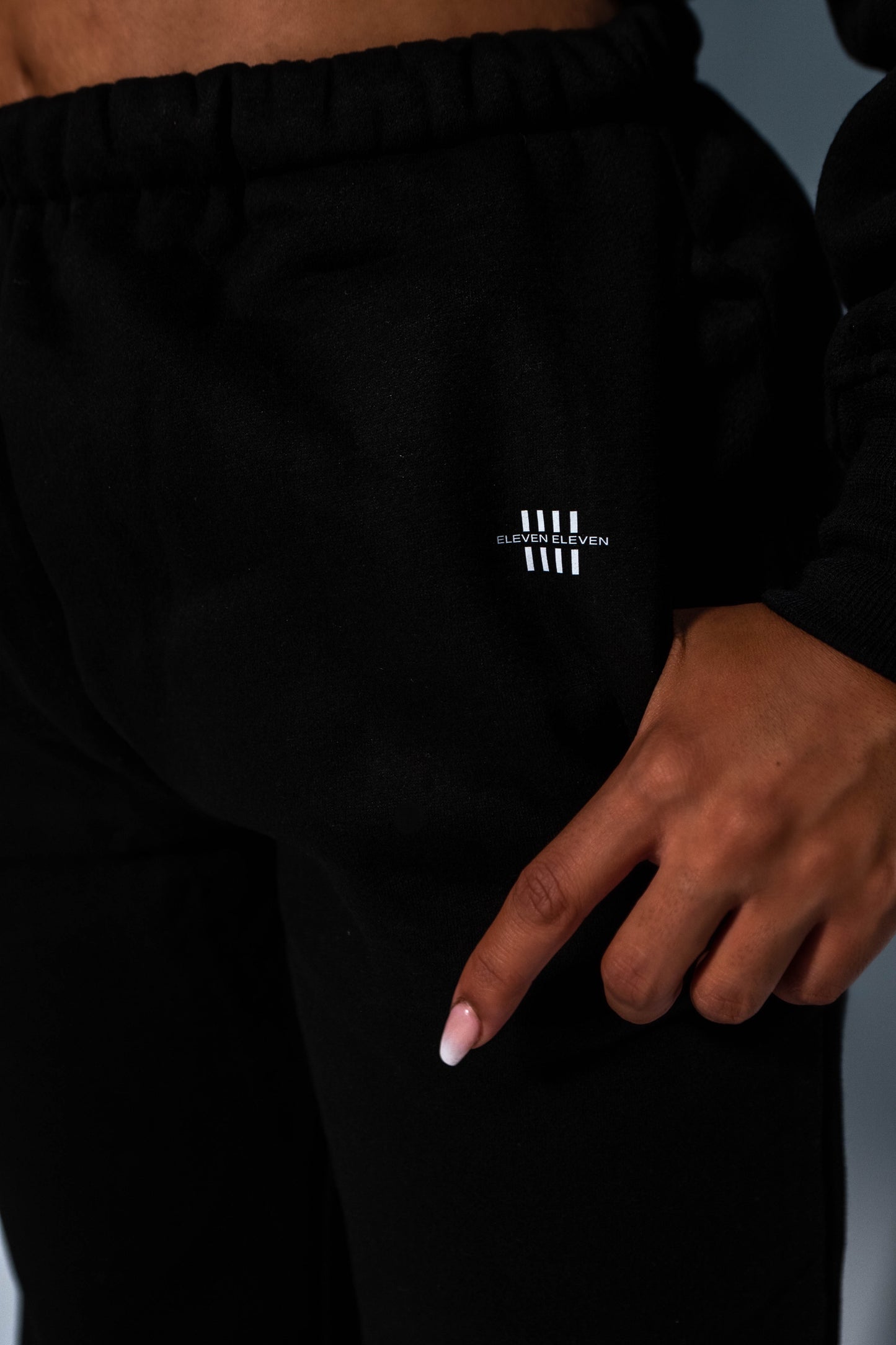 On-the-Go-Sweatsuit-black-2